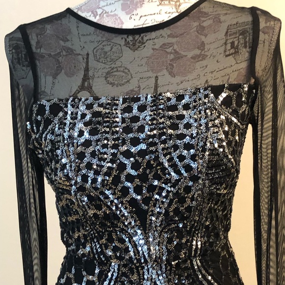 Dress - Picture 4 of 9